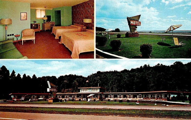 Bombay Motel - Vintage Postcard